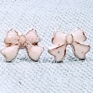 New 10mm Pretty White Ribbon Bow Earrings